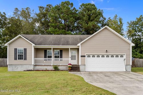 309 Otter Creek Ct, Richlands, NC, 28574-8441 | Card Image