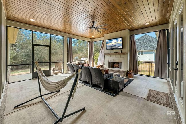 Porch | Image 7