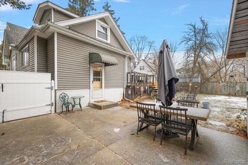 140 E Lawrence Ave, Royal Oak, MI, 48073-3448 | Card Image