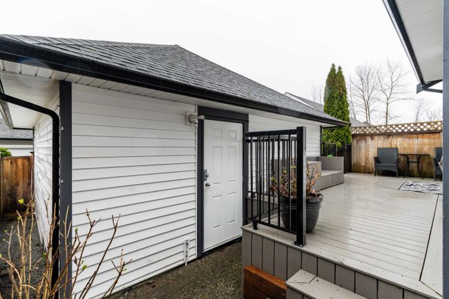 19573 Fraser Way, House other with 3 bedrooms, 2 bathrooms and 2 parking in Pitt Meadows BC | Image 35