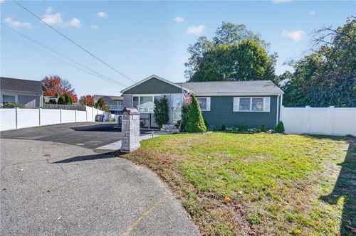 10 Doran Dr, Pawtucket, RI, 02861-1434 | Card Image