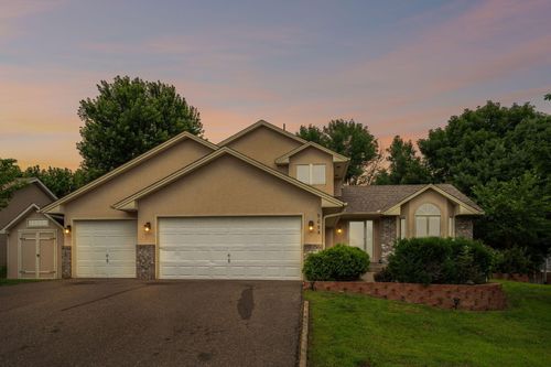 9055 Regent Pkwy, Brooklyn Park, MN, 55443-1680 | Card Image