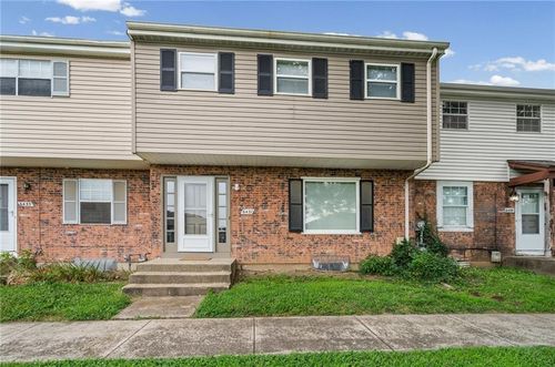 6437 E 127th St, Grandview, MO, 64030-1917 | Card Image