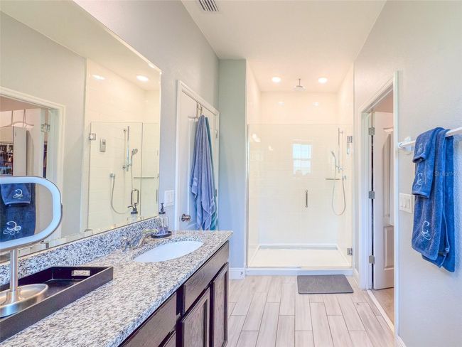Ensuitge bathroom | Image 37