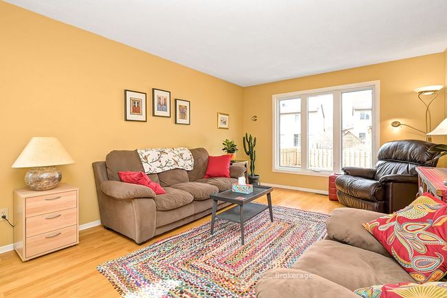 6106 Forestglen Cres, House other with 3 bedrooms, 3 bathrooms and 4 parking in Orleans ON | Image 11