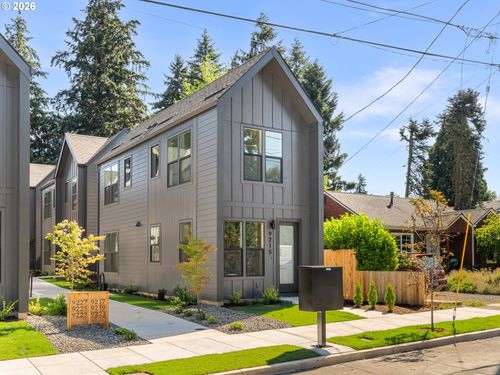 9215 N Seneca St, Portland, OR, 97203-2236 | Card Image