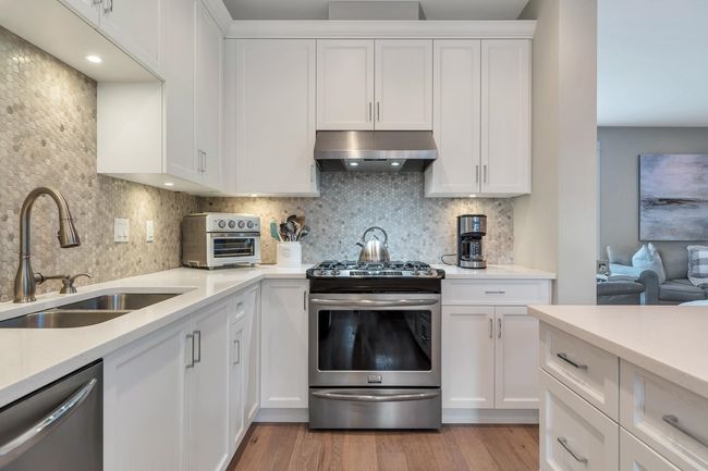 14 - 3303 Rosemary Heights Cres, Townhouse with 3 bedrooms, 3 bathrooms and 4 parking in Surrey BC | Image 10