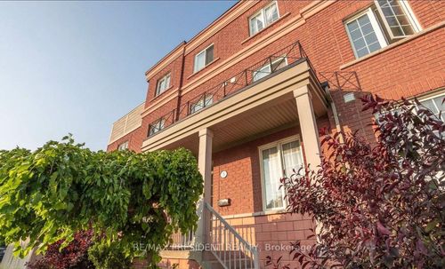 3 Herzberg Gdns, North York, ON, M3J3P5 | Card Image