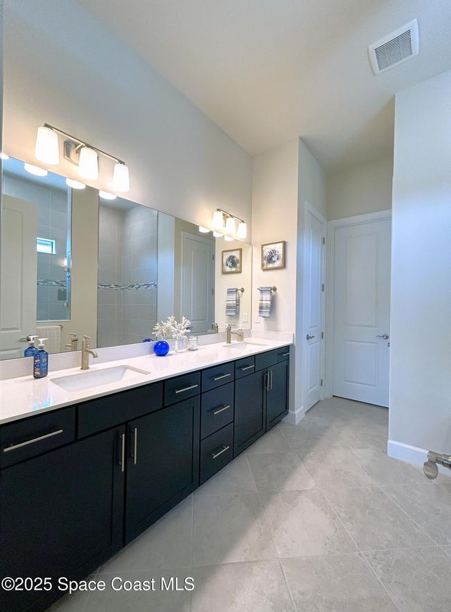 410 Se Vallarta Dr, House other with 3 bedrooms, 3 bathrooms and null parking in Port St. Lucie FL | Image 25