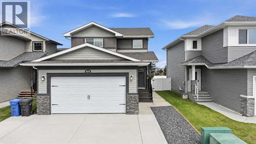 64 Henderson Crescent, Penhold, AB, T0M1R0 | Card Image
