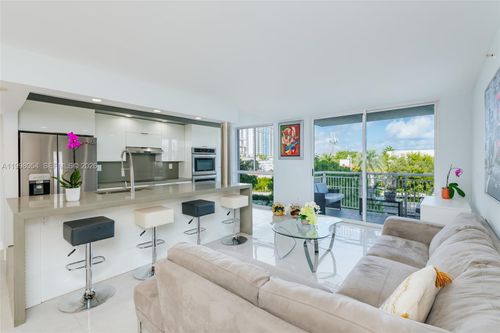 apt-305-1688 West Ave, Miami Beach, FL, 33139-2366 | Card Image