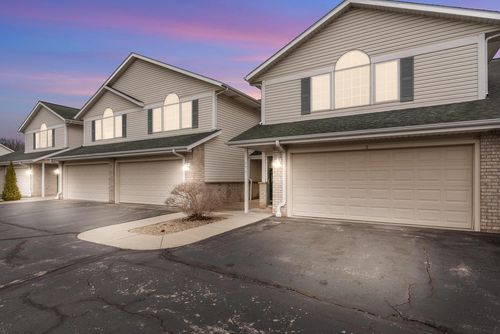 6-622 Shepherds Drive, West Bend, WI, 53090 | Card Image