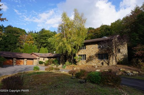 6760 Bear Creek Blvd, Bear Creek Township, PA, 18702-9450 | Card Image