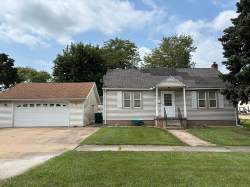 912 N Vermillion St, Streator, IL, 61364-2028 | Card Image