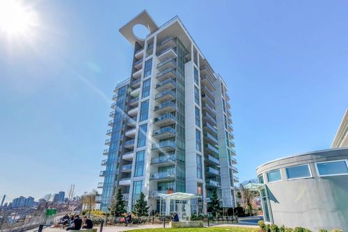 208-200 Nelson'S Cres, New Westminster, BC, V3L0H4 | Card Image