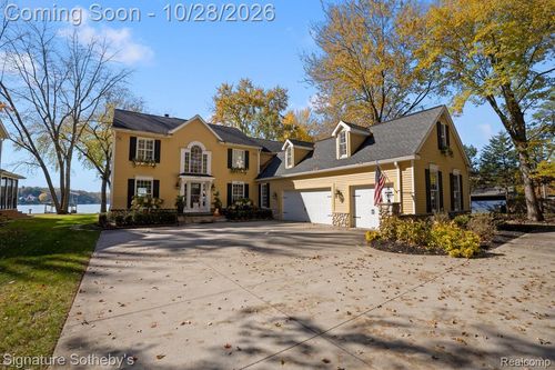 10256 Buhl Dr, Pinckney, MI, 48169-8414 | Card Image