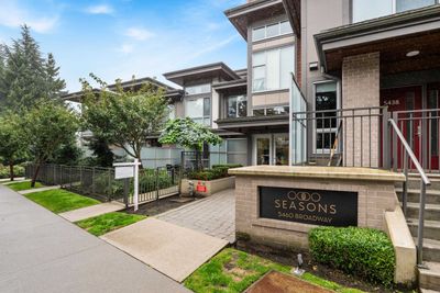 201 - 5460 Broadway, Condo with 2 bedrooms, 2 bathrooms and 1 parking in Burnaby BC | Image 2