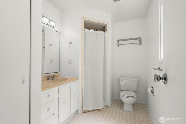 Primary bathroom | Image 9