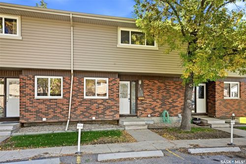 3804 Castle Road, Regina, SK, S4S6M7 | Card Image