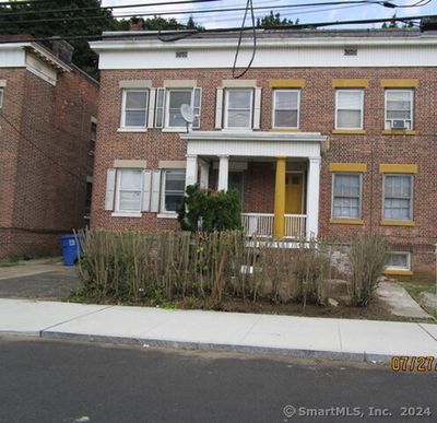 276 Bond Street, Home with 4 bedrooms, 2 bathrooms and null parking in Bridgeport CT | Image 1