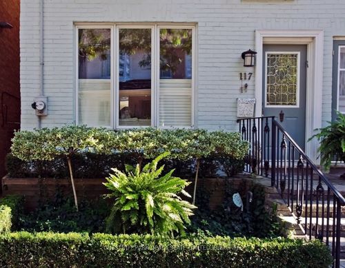 117 Alcorn Ave, Toronto, ON, M4V1E5 | Card Image