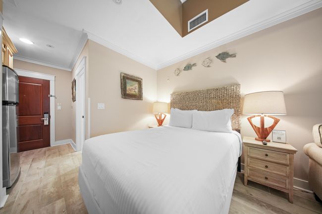 Front Door and Bed | Image 8