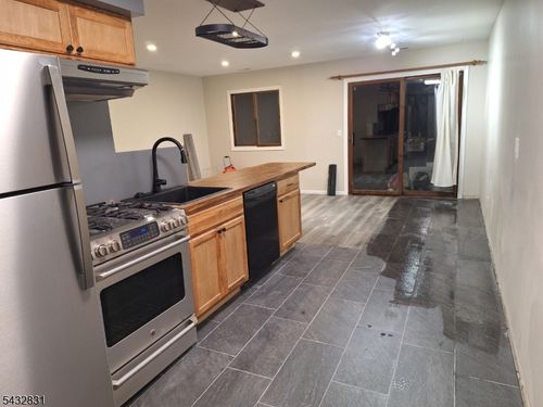 2-7 Sugar Loaf Ct, Vernon, NJ, 07462-5557 | Card Image