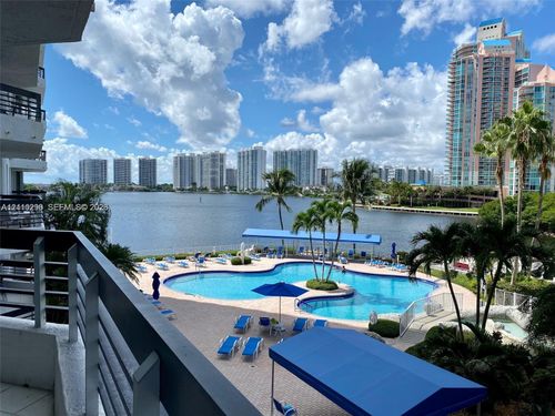 303-3530 Mystic Pointe Dr, Aventura, FL, 33180-4524 | Card Image