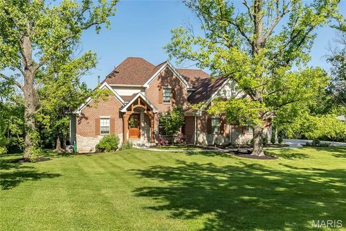 111 N Mosley Rd, Creve Coeur, MO, 63141-7624 | Card Image