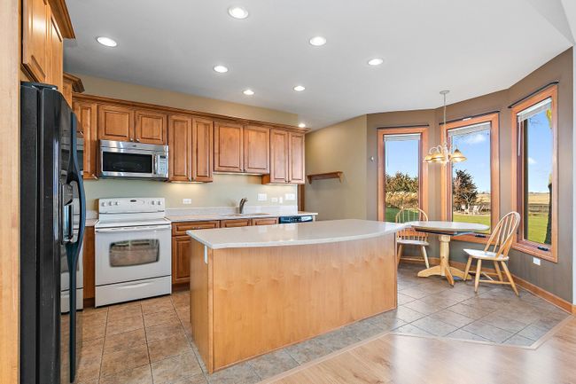 550 Maplewood Rd, House other with 6 bedrooms, 6 bathrooms and 3 parking in Somonauk IL | Image 44