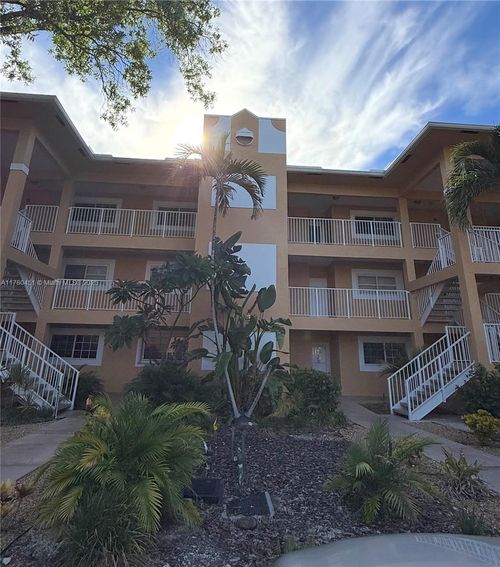 apt-304e-430 Se 7th St, Dania Beach, FL, 33004-4463 | Card Image