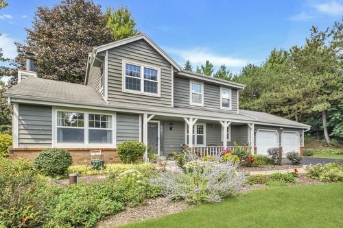 W210N11135 Mountbrooke Drive, Germantown, WI, 53022 | Card Image