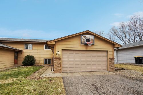 1027 Eastview Cir, Shakopee, MN, 55379-2661 | Card Image