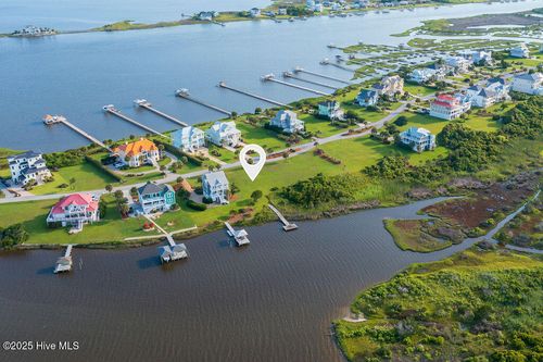 15 Sailview Dr, N Topsail Beach, NC, 28460-9216 | Card Image