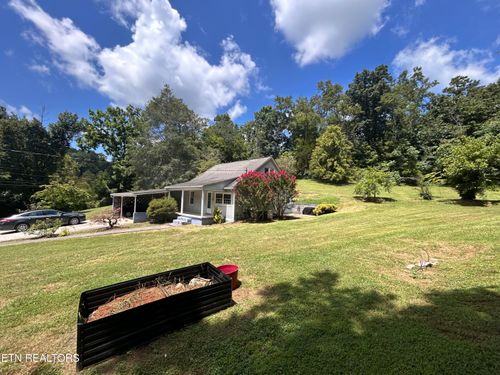 417 Wolfe Rd, Luttrell, TN, 37779-2129 | Card Image