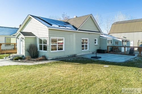 387 N Shilling Ave, Blackfoot, ID, 83221-2335 | Card Image