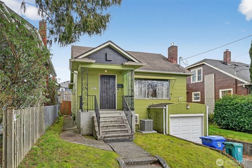 2004 30th Ave S, Seattle, WA, 98144-4867 | Card Image