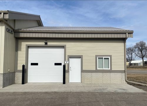 a-1020 S Victory Drive, Mankato, MN, 56001 | Card Image