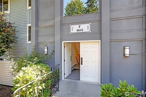 apt-f205-4641 W Lake Sammamish Pkwy Se, Issaquah, WA, 98027-9301 | Card Image
