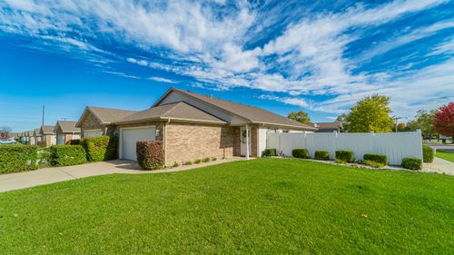 9195 Williams St, Merrillville, IN, 46410-8601 | Card Image