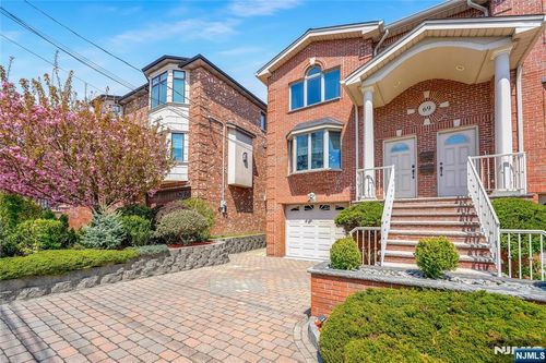 69 Columbia Ave, Cliffside Park, NJ, 07010-3017 | Card Image
