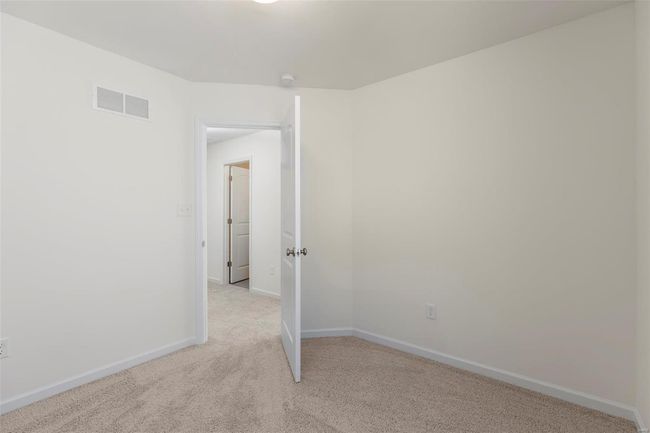 Empty room with light carpet | Image 23