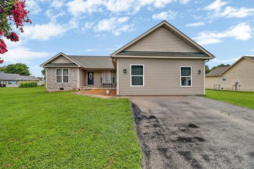 67 Lakyn Dr, Crossville, TN, 38571-2215 | Card Image