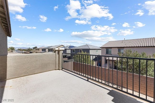 9268 Wildfire Gorge St, House other with 4 bedrooms, 3 bathrooms and null parking in Las Vegas NV | Image 4