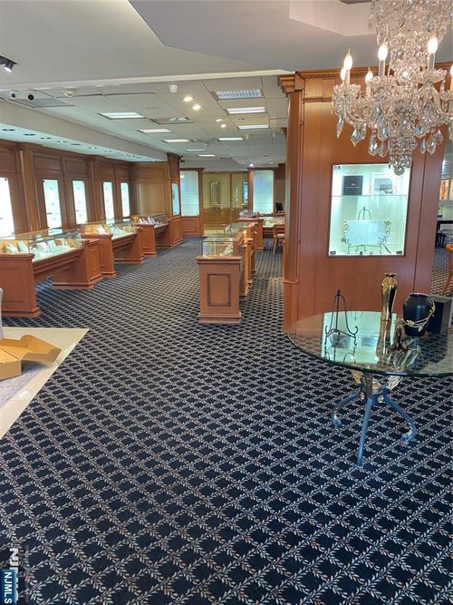 733 Anderson Ave, Cliffside Park, NJ, 07010-2106 | Card Image