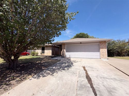 220 Grand Meadow Dr, Fort Worth, TX, 76108-3721 | Card Image