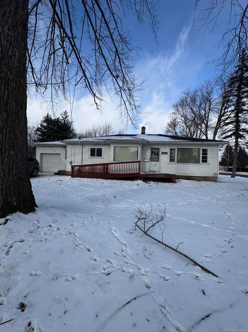 2002 Marquette St, Saginaw, MI, 48602-1917 | Card Image