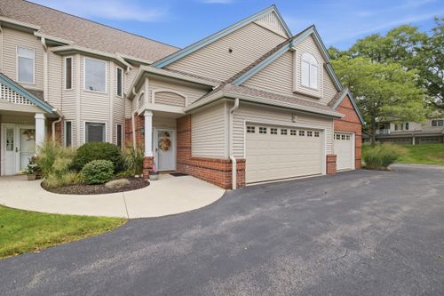 3109 S Toldt Pkwy, WEST ALLIS, WI, 53227-3956 | Card Image