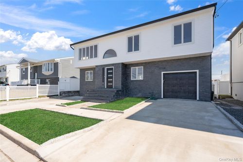 2655 Ocean Ave, Seaford, NY, 11783-3420 | Card Image