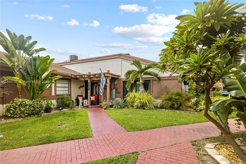 2731 S Parkview Dr, Hallandale Beach, FL, 33009-2920 | Card Image